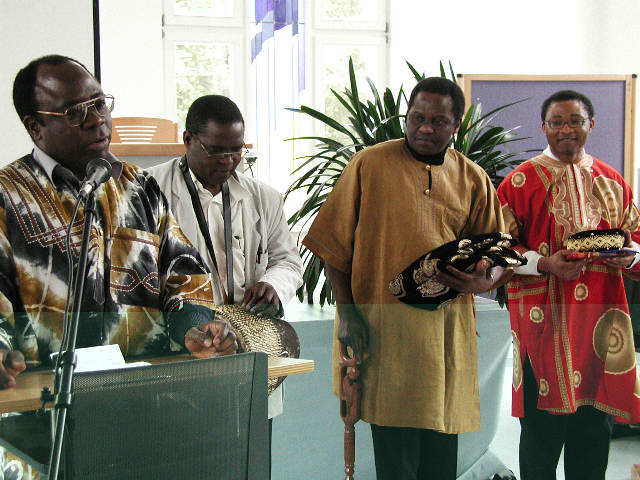 Emeritierung von Prof. Ernst Leuninger afrikaner3.jpg