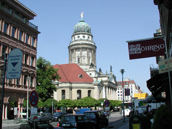 Berliner UNHCR-Symposium 2002 Asyl in Europa  dom_frz1.jpg